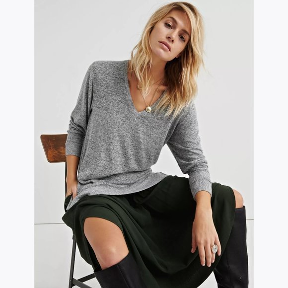 005 LUCKY BRAND Gray Cloud Jersey V-Neck Tunic Top sz L Women's Pullover Sweater - Picture 1 of 9